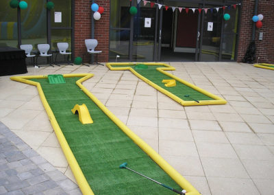 Inflatable mini golf
