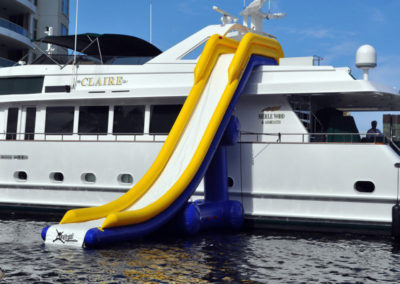 Inflatable slide for yacht
