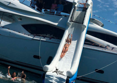 Inflatable slide for yacht