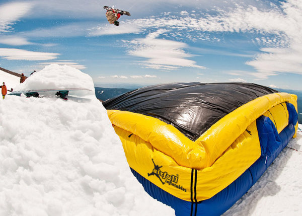 Inflatable landing stunt bag