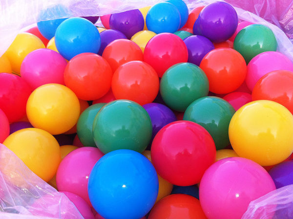 Spielplätze Farbe Plastikball